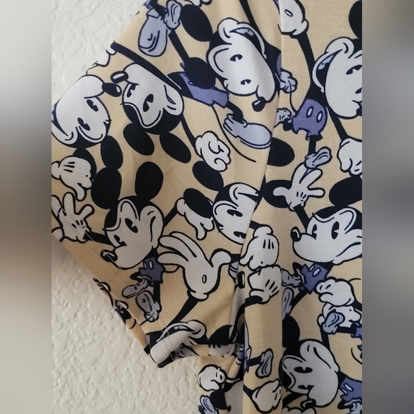 Lularoe Disney Mickey Mouse Graphic High Low Tee Size Medium - Picture 3 of 10